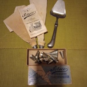 STANDARD CAKE ORNAMENT OR